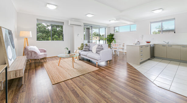 8/74 Hampton Court Road, CARLTON, NSW 2218